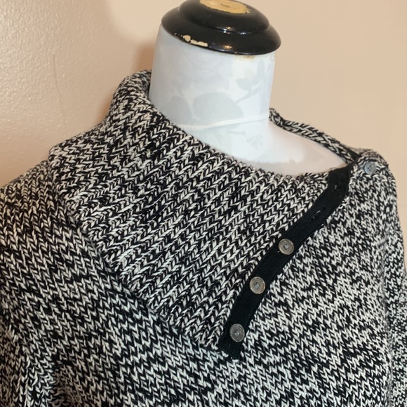 Jones New York Country Black/White Knit Convertible Turtle Neck - Picture 3 of 16
